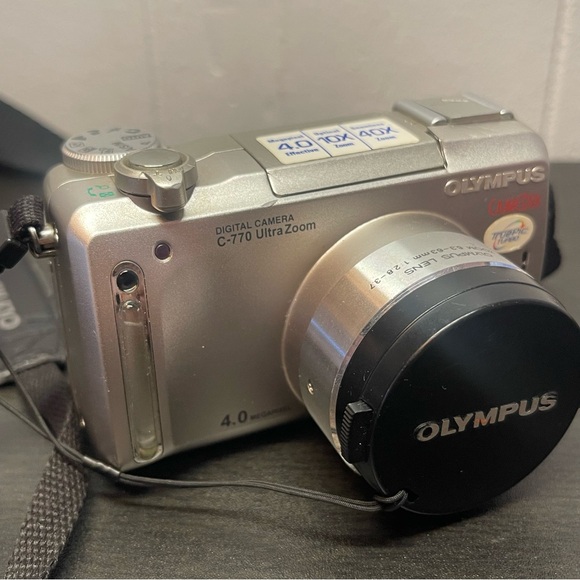 Olympus Camedia C-770 Ultra Zoom 4MP Digital Camera - W/ Battery, Strap & SD - Picture 6 of 14